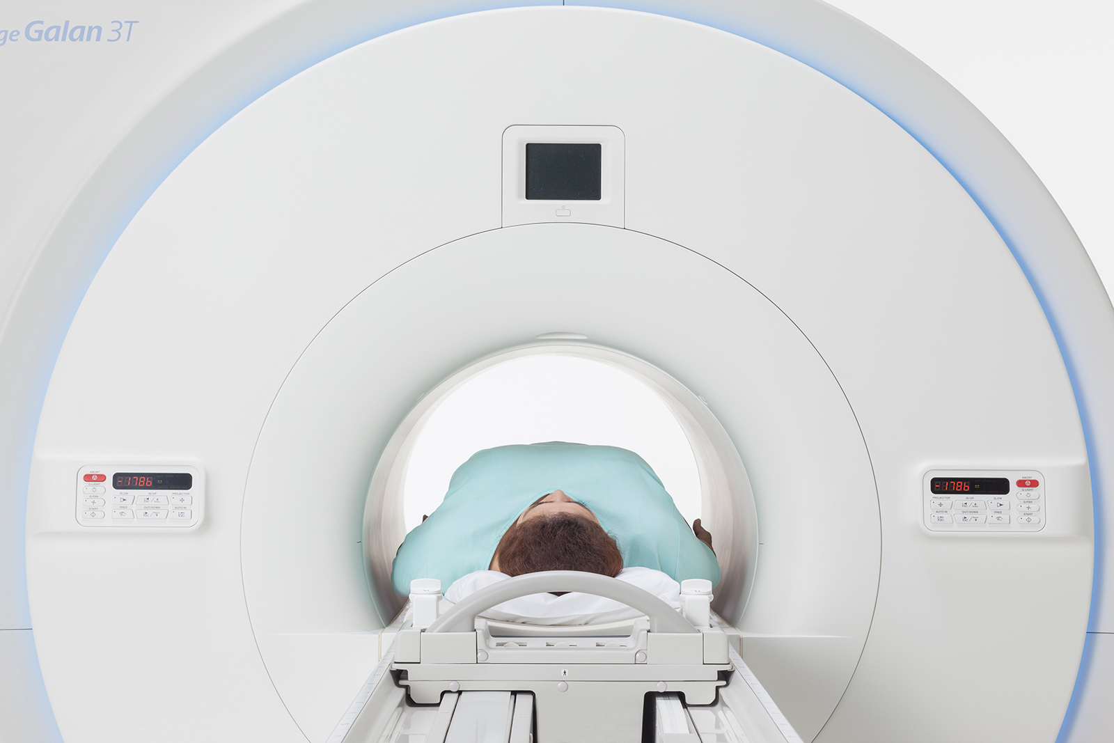 Magnetic Resonance 3T MRI Scanner Vantage Galan Canon Medical.